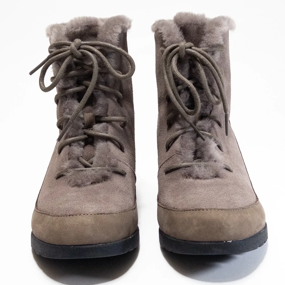 UGG Brigit Wedge Boots Women's Size 7.5 Waterproof Suede Lace Up Fur‎ Lined